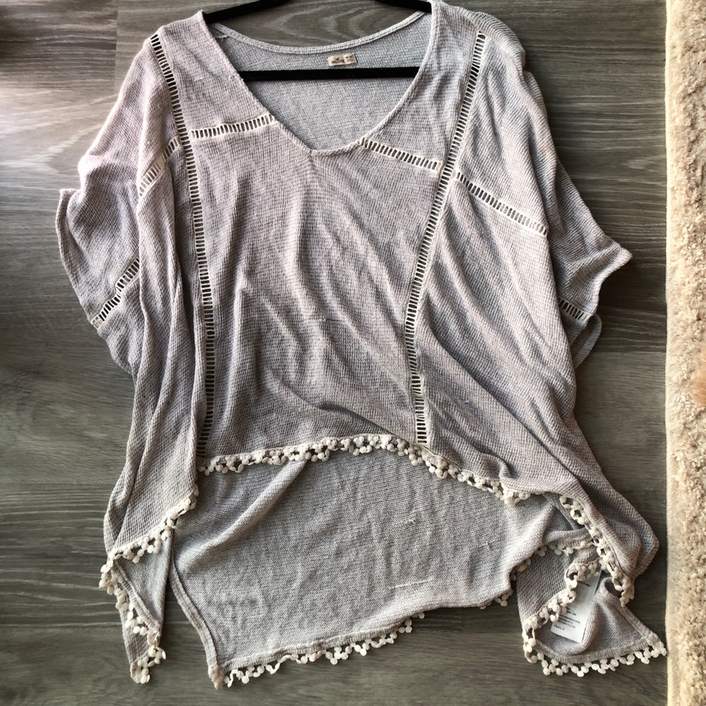 Hollister flowy top!